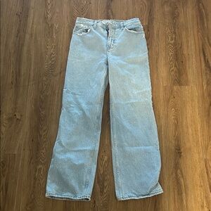 Abercrombie & Fitch Light Wash 90s Relaxed High Rise Jean